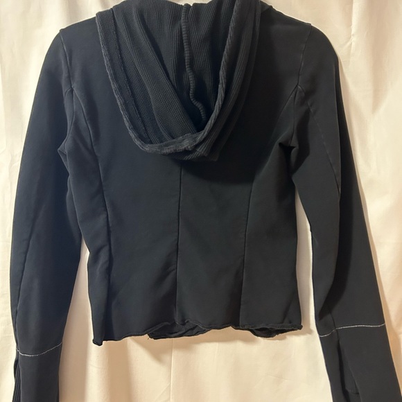 Black soft hooded jacket - Picture 2 of 5